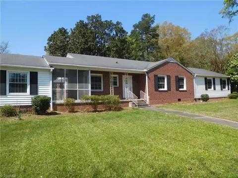 2825 Windsor Rd, Winston Salem, NC 27104