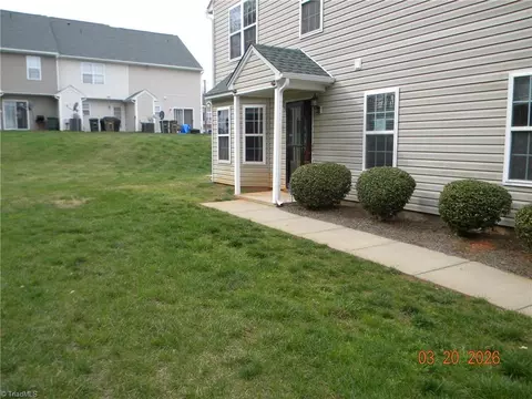 101 Silhouette Dr, Greensboro, NC 27405