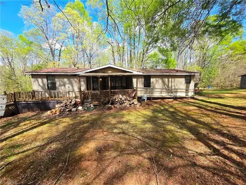 183 205 Riverwood Dr, Browns Summit, NC 27214