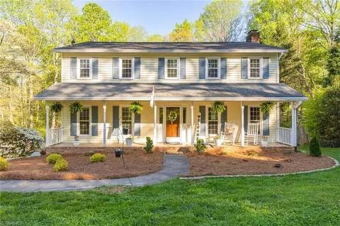 4604 Valleymeade Ct, Kernersville, NC 27284