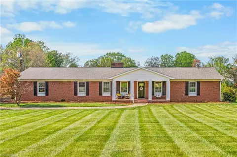 116 Asbury Dr, Kernersville, NC 27284
