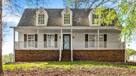 1116 Pinoak Rd, Greensboro, NC 27455