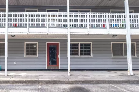 2890 Carriage Dr #B, Winston Salem, NC 27106
