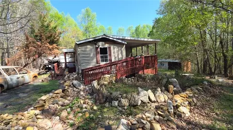 4920 Needhams Trl, Seagrove, NC 27341