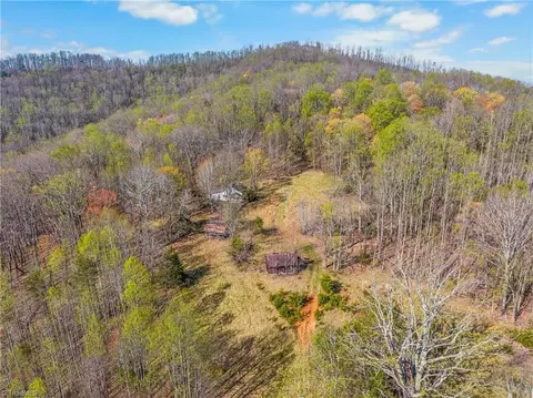 378 Bright Hill Ln, Pilot Mountain, NC 27041