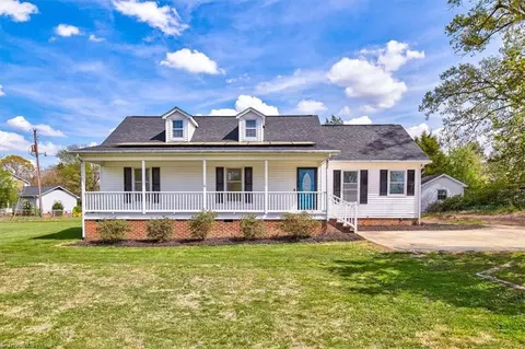 1229 Guilford College Rd, Jamestown, NC 27282