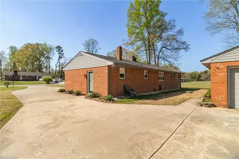 Exterior - 603 Shamrock Rd, High Point, NC 27265 photo 6 of 8