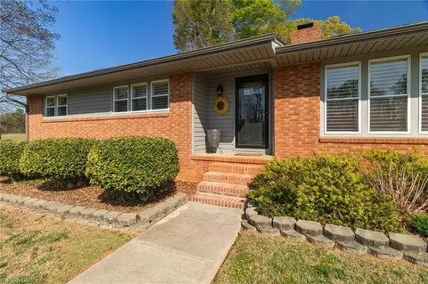 Exterior - 603 Shamrock Rd, High Point, NC 27265 photo 5 of 8