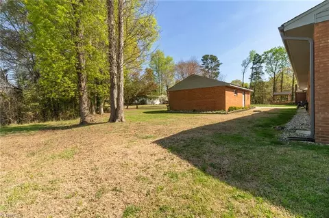 Exterior - 603 Shamrock Rd, High Point, NC 27265 photo 8 of 8