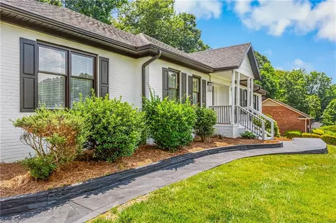 245 Heathcliff Pl, Winston Salem, NC 27104