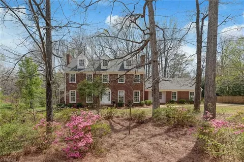117 Willoughby Blvd, Greensboro, NC 27408