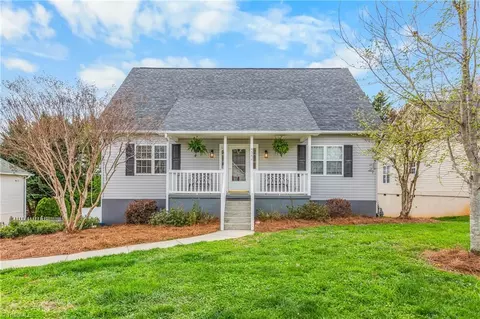 4542 Bottoms Rock Ln, Pfafftown, NC 27040
