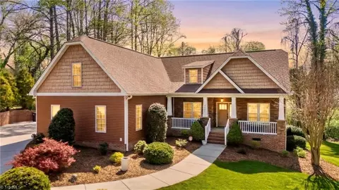 4921 Folkstone Ct, Pfafftown, NC 27040