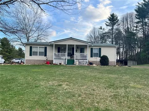 4406 Keno Rd, Laurel Fork, VA 24352 photo 2