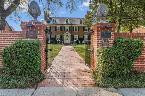 302 Cherry St, Mount Airy, NC 27030