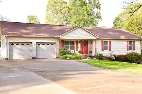 3777 Libertys Run Dr, Sophia, NC 27350
