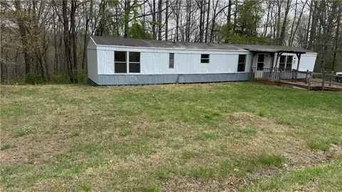 303 Flatridge Rd, Cana, VA 24317 photo 2