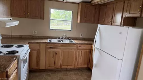 303 Flatridge Rd, Cana, VA 24317 photo 8