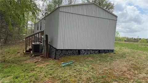 303 Flatridge Rd, Cana, VA 24317 photo 4