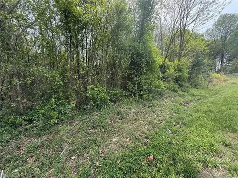 9184 County Line Rd, Kernersville, NC 27284