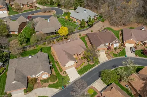 View/Area - 913 Flicker Ln, High Point, NC 27262 photo 2 of 7