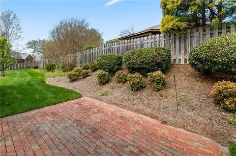 Exterior - 913 Flicker Ln, High Point, NC 27262 photo 4 of 5