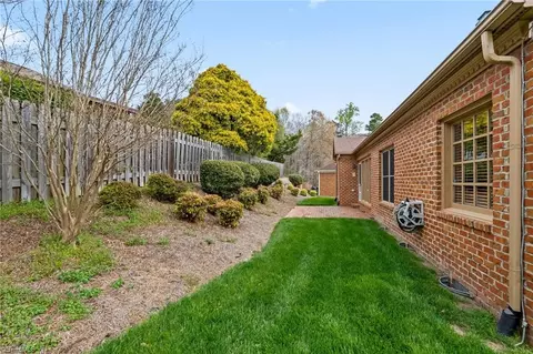 Exterior - 913 Flicker Ln, High Point, NC 27262 photo 5 of 5