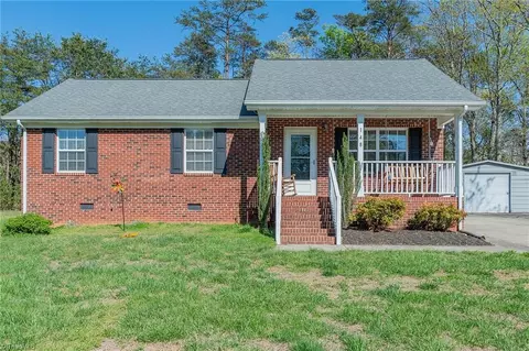 148 Odle Ln, Eden, NC 27288