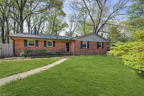 1205 Robin Hood Rd, High Point, NC 27262