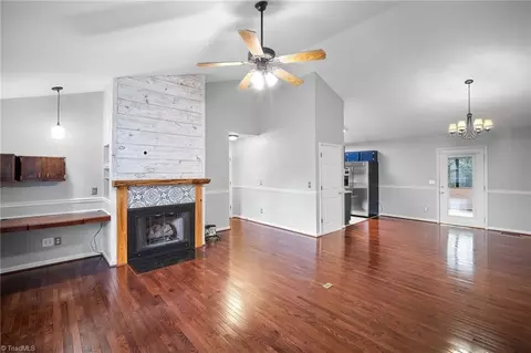 Living - 7598 Hampton Rd, Clemmons, NC 27012 photo 2 of 4