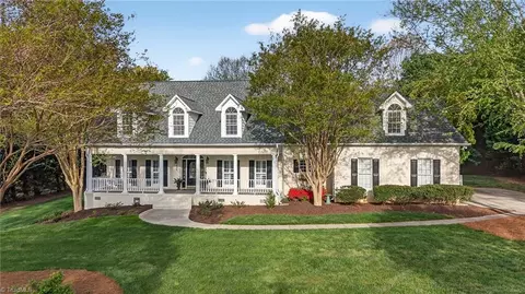6203 Moores Creek Dr, Summerfield, NC 27358