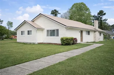 500 Dennis Rd, Jacksonville, NC 28546