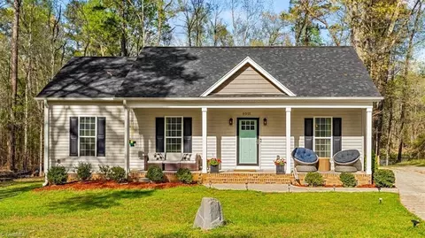 6015 Dehaven Rd, Pleasant Garden, NC 27313