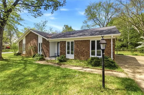 5401 Mcnairy Dr, Greensboro, NC 27455