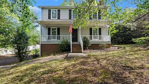 7132 Avenbury Cir, Kernersville, NC 27284