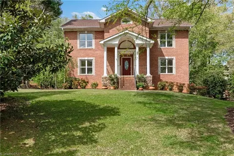 5532 Folkstone Rd, Pfafftown, NC 27040
