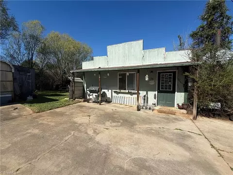 Exterior - 1271 Thayer Rd, Trinity, NC 27370 photo 2 of 3