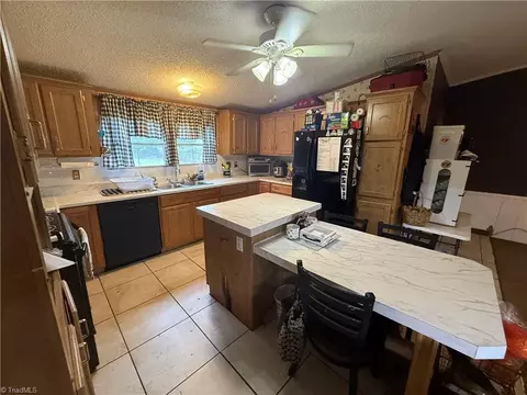 Kitchen - 1271 Thayer Rd, Trinity, NC 27370 photo 1 of 2