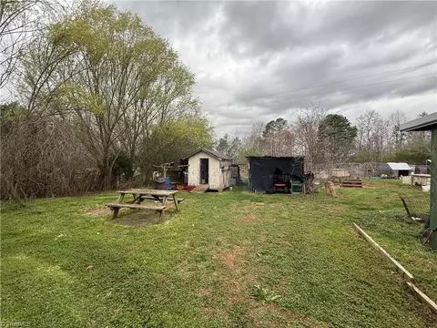 Exterior - 1271 Thayer Rd, Trinity, NC 27370 photo 3 of 3