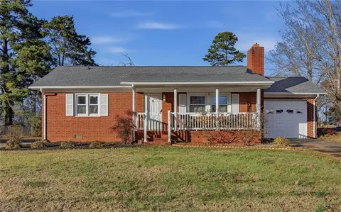 307 Sunrise Ave, Asheboro, NC 27203