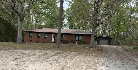 3622 Lower Lake Rd, Thomasville, NC 27360