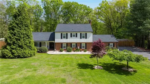 1074 Rockridge Rd N, Asheboro, NC 27205