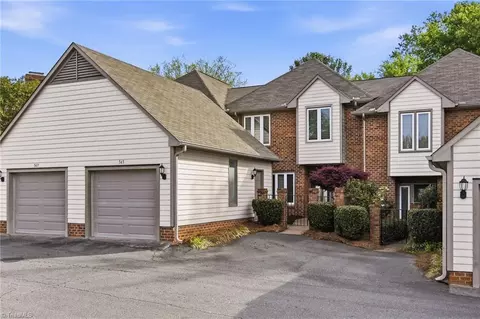 565 Sherwood Hills Dr, Winston Salem, NC 27104