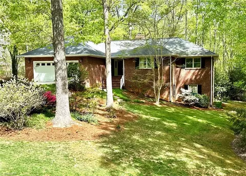2649 Hickory Dr, Asheboro, NC 27205