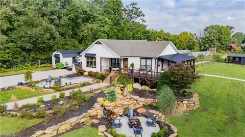 1009 Ray Loop Rd, Westfield, NC 27053