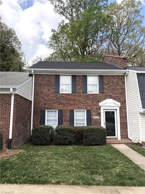 2624 Saint Johns Pl, Winston Salem, NC 27106