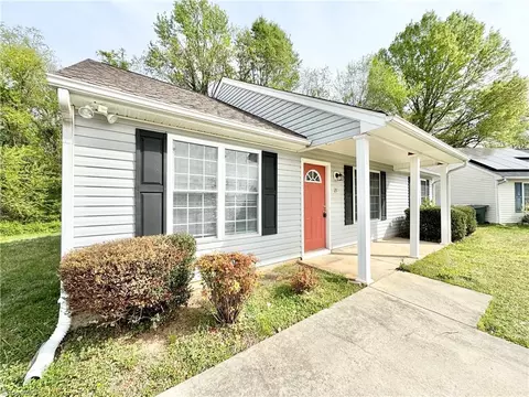 21 Franklinwood Dr, Greensboro, NC 27401