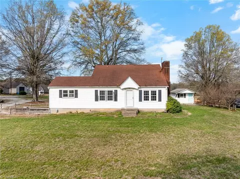 244 Dortmund Dr, Clemmons, NC 27012