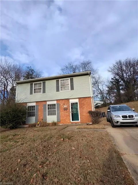 5307 Oak Ridge Pl, Winston Salem, NC 27105