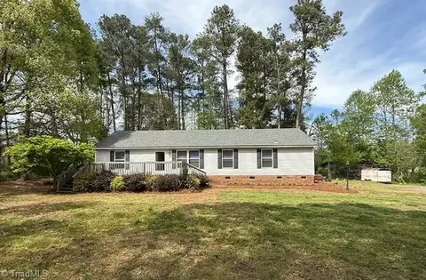 544 Little Pond Rd, Winston Salem, NC 27127